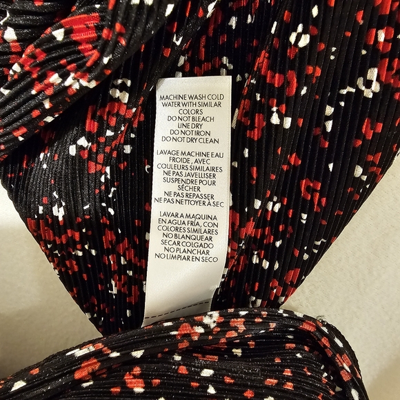 NWT Dynamite Floral Pleated Wrap Dress - Picture 7 of 7
